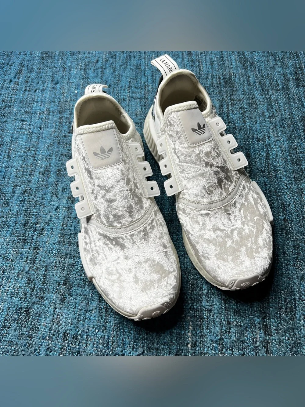 Adidas NMD R1 Velour Sneakers in White Silver Women's Size 8 GW5681 Athletic